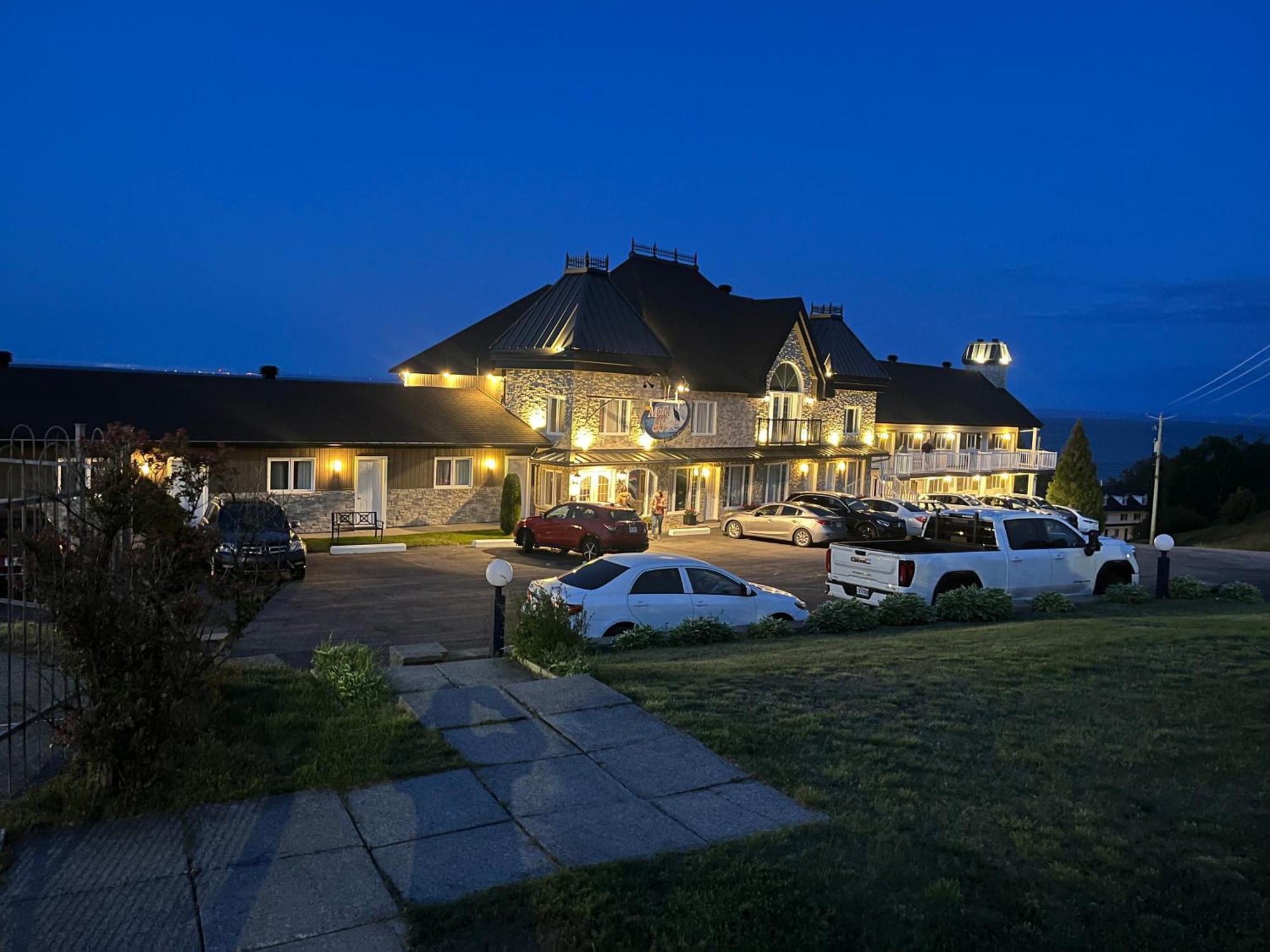 Motel Vue Belvédère Saint-Siméon Extérieur photo